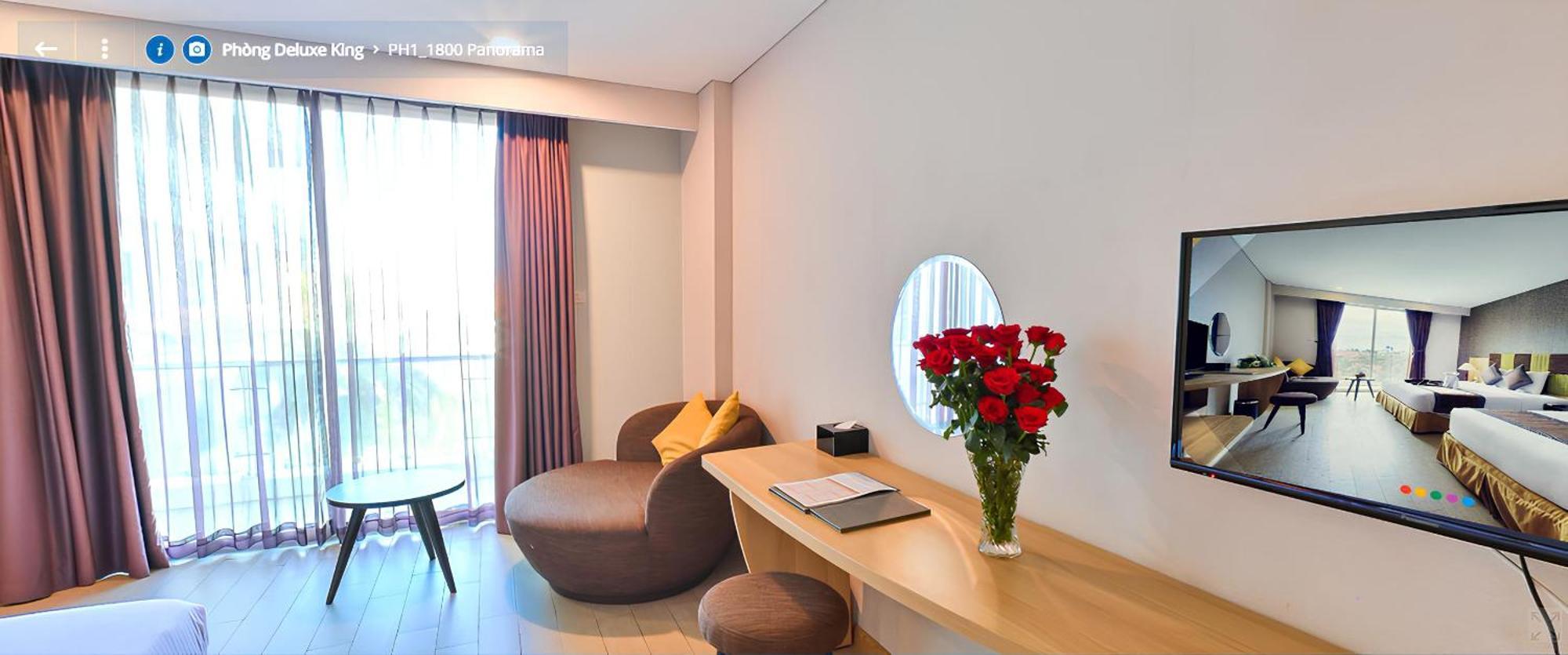 Deluxe King Room Balcony