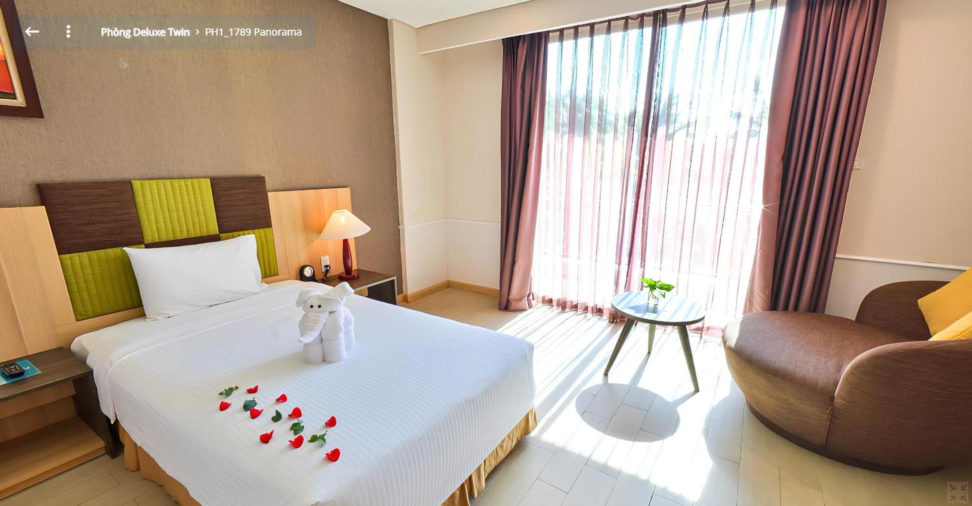 Deluxe Twin Room Balcony