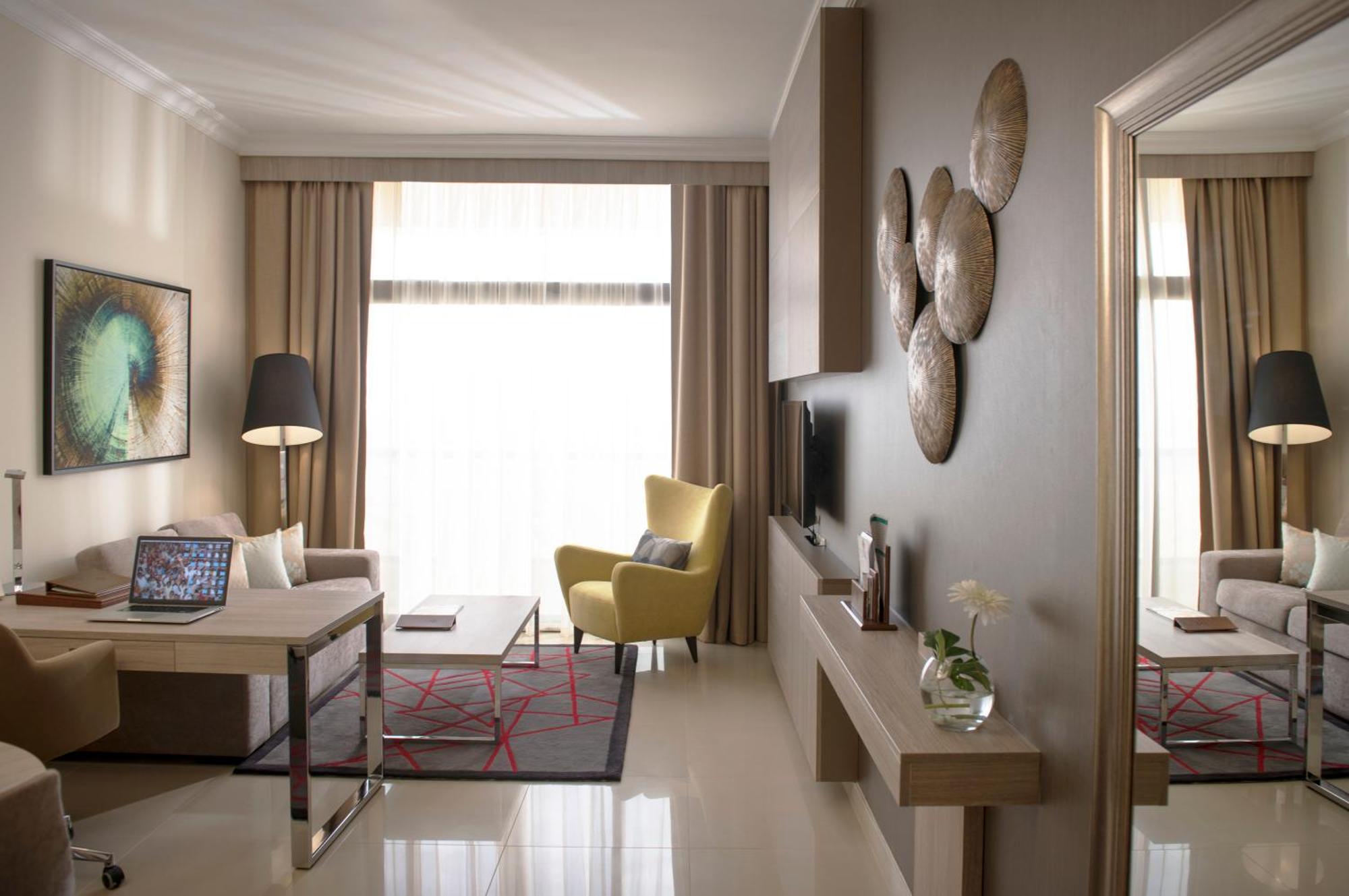 Deluxe Suite City View