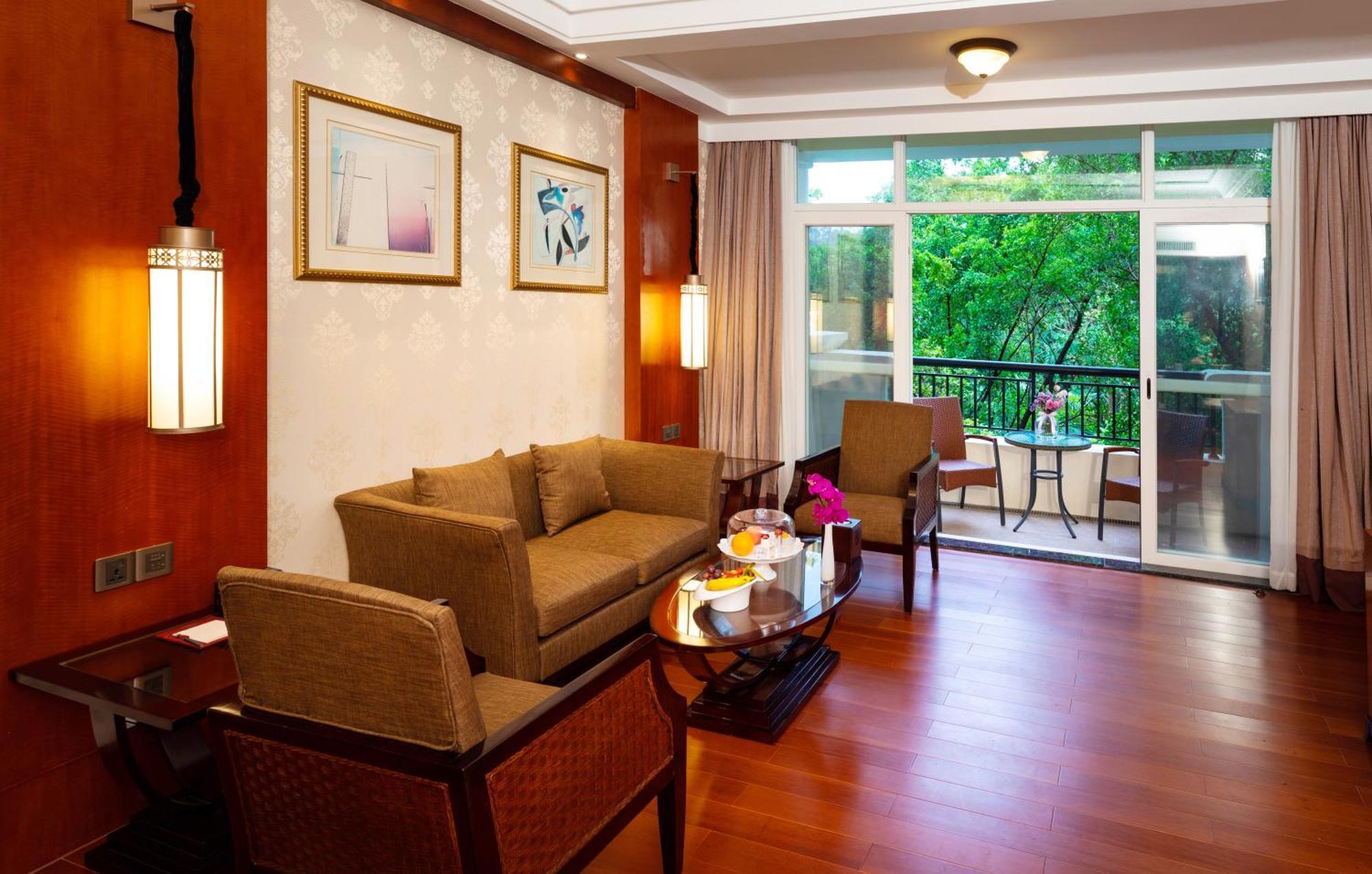 Deluxe Suite