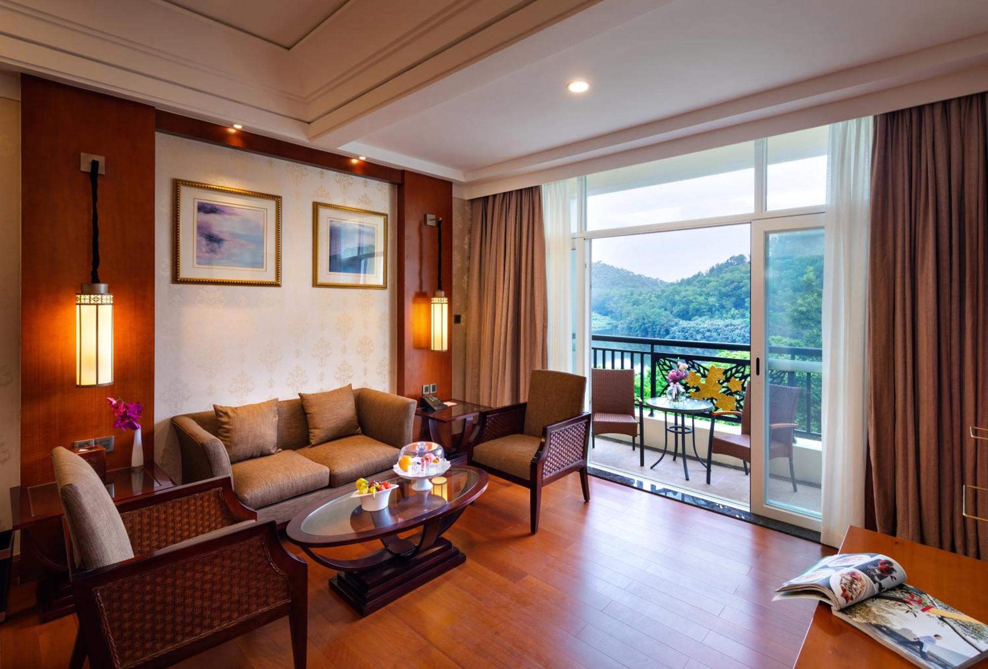 Deluxe Suite