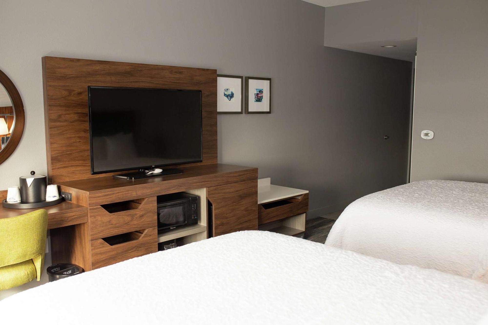 Queen Room Two Queen Beds