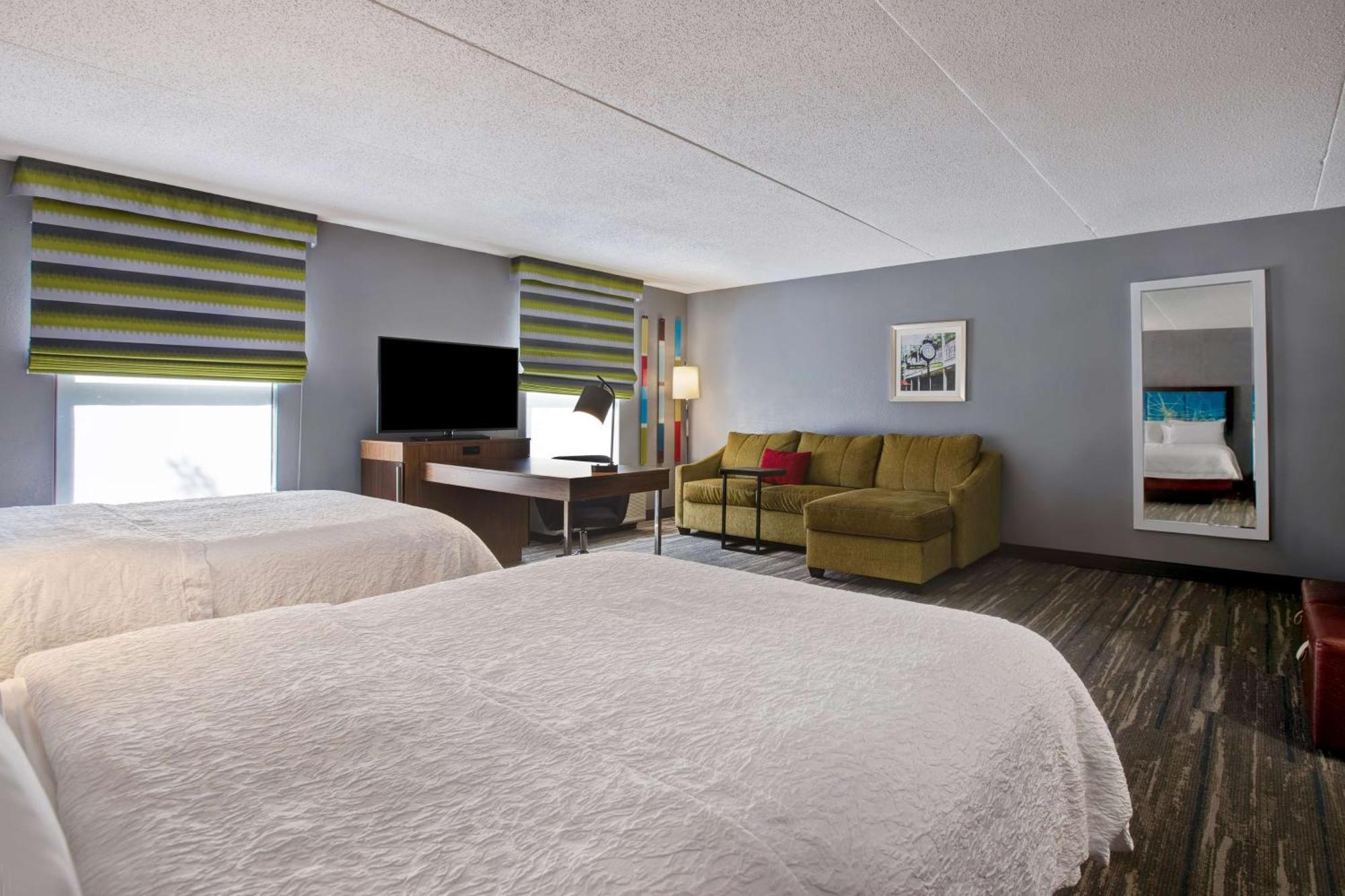 Queen Room with Two Queen Beds - Non-Smoking,1281855073:JPEG
