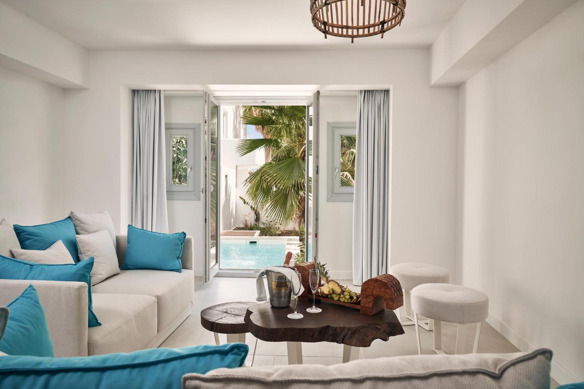 Signature Suite Private pool