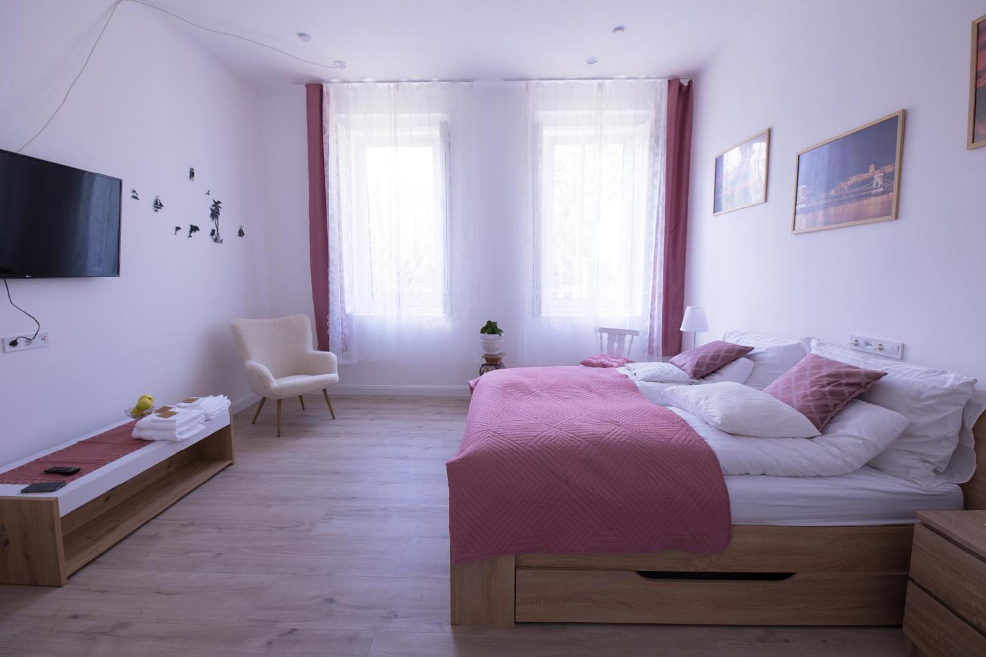 Double Room Private Bathroom