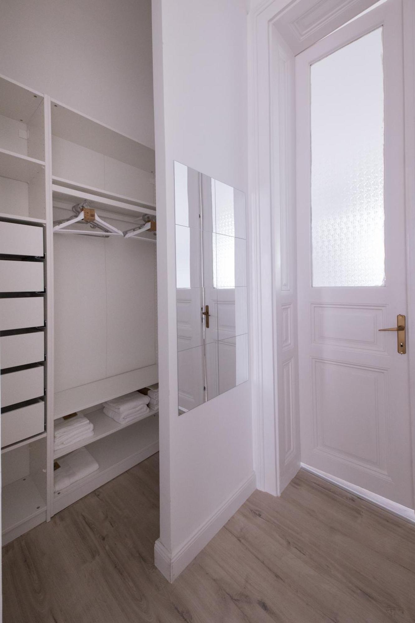 Double Room Private Bathroom