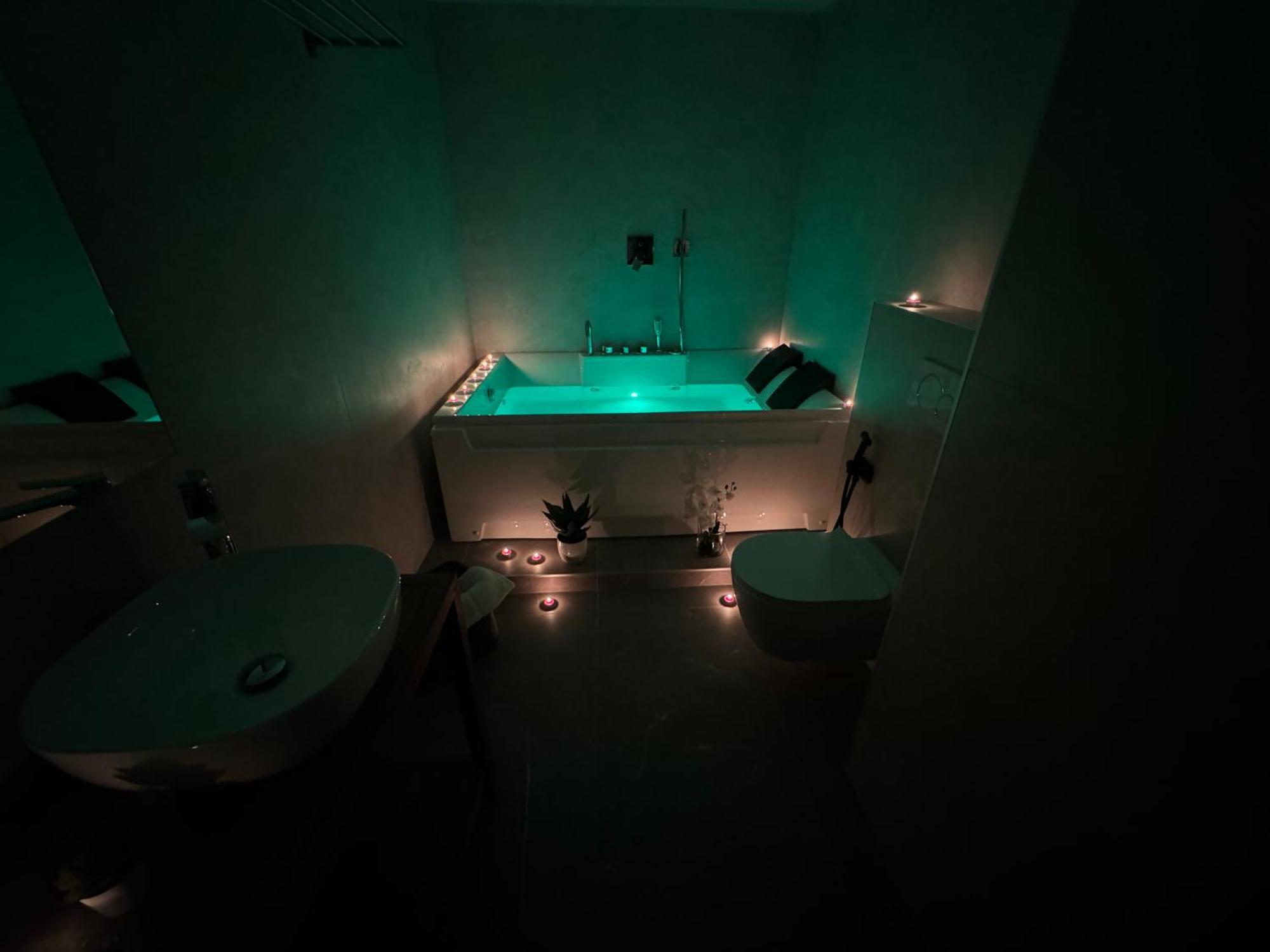 King Room Spa Bath
