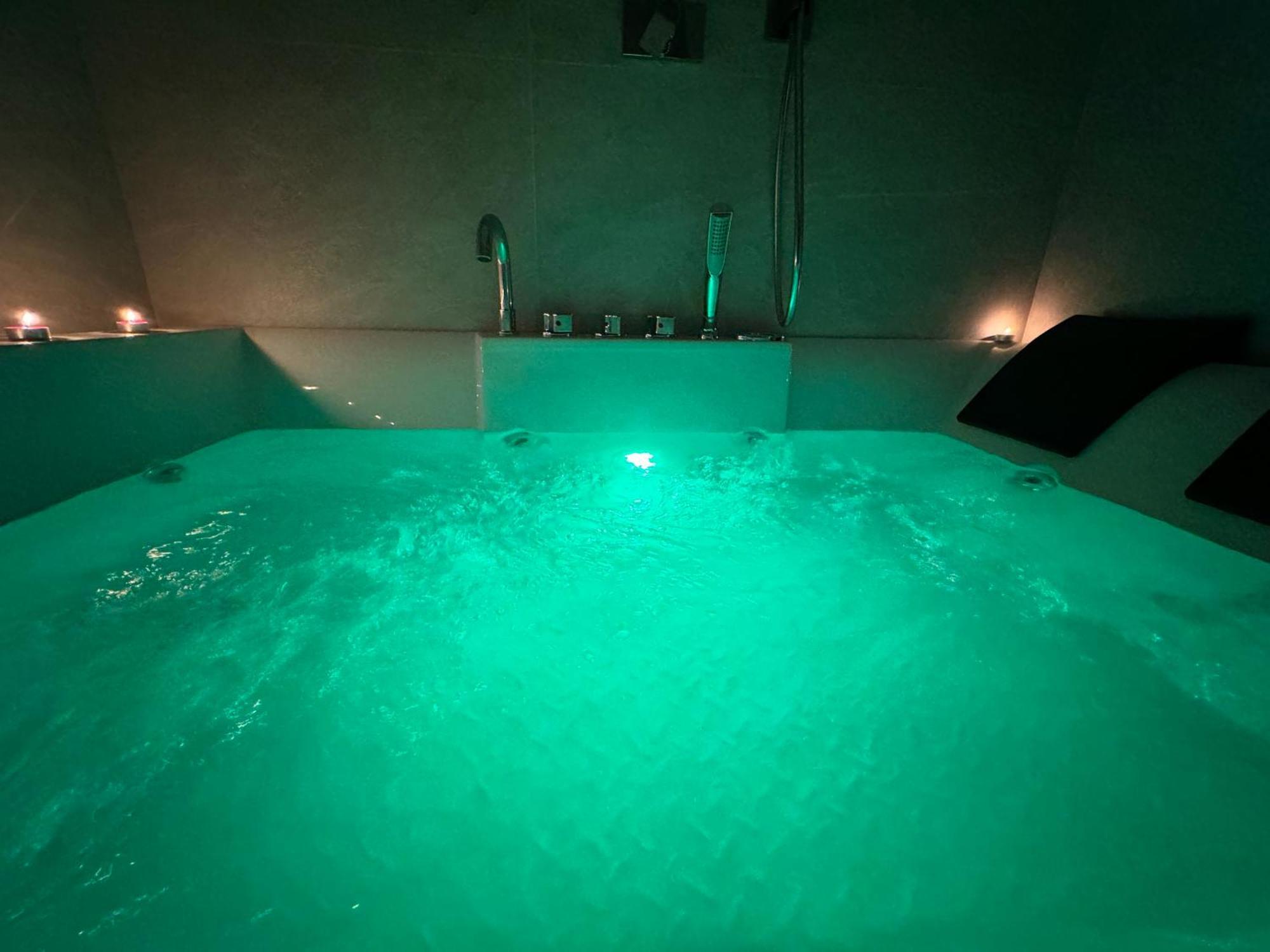 King Room Spa Bath