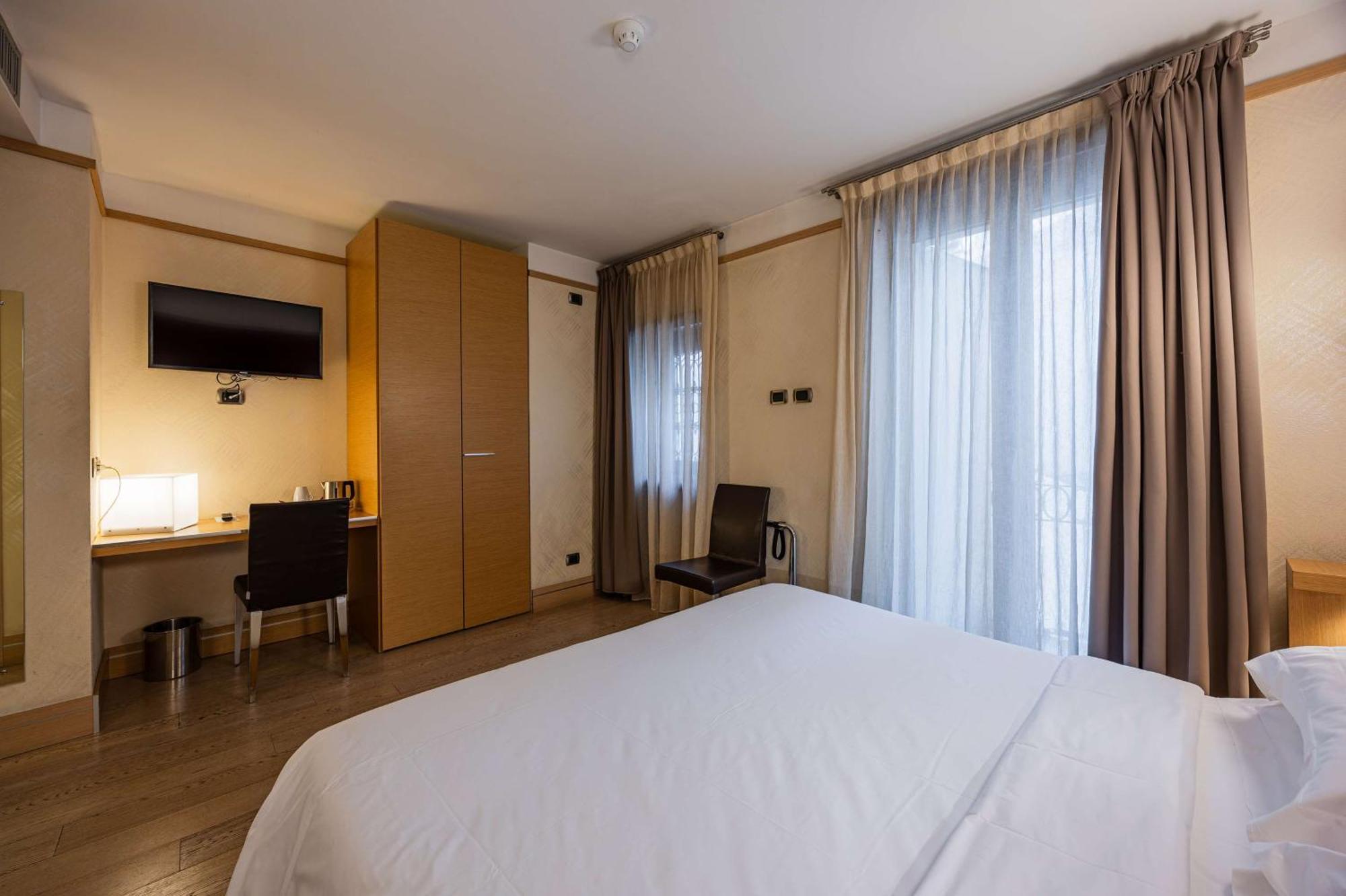 Standard King Room