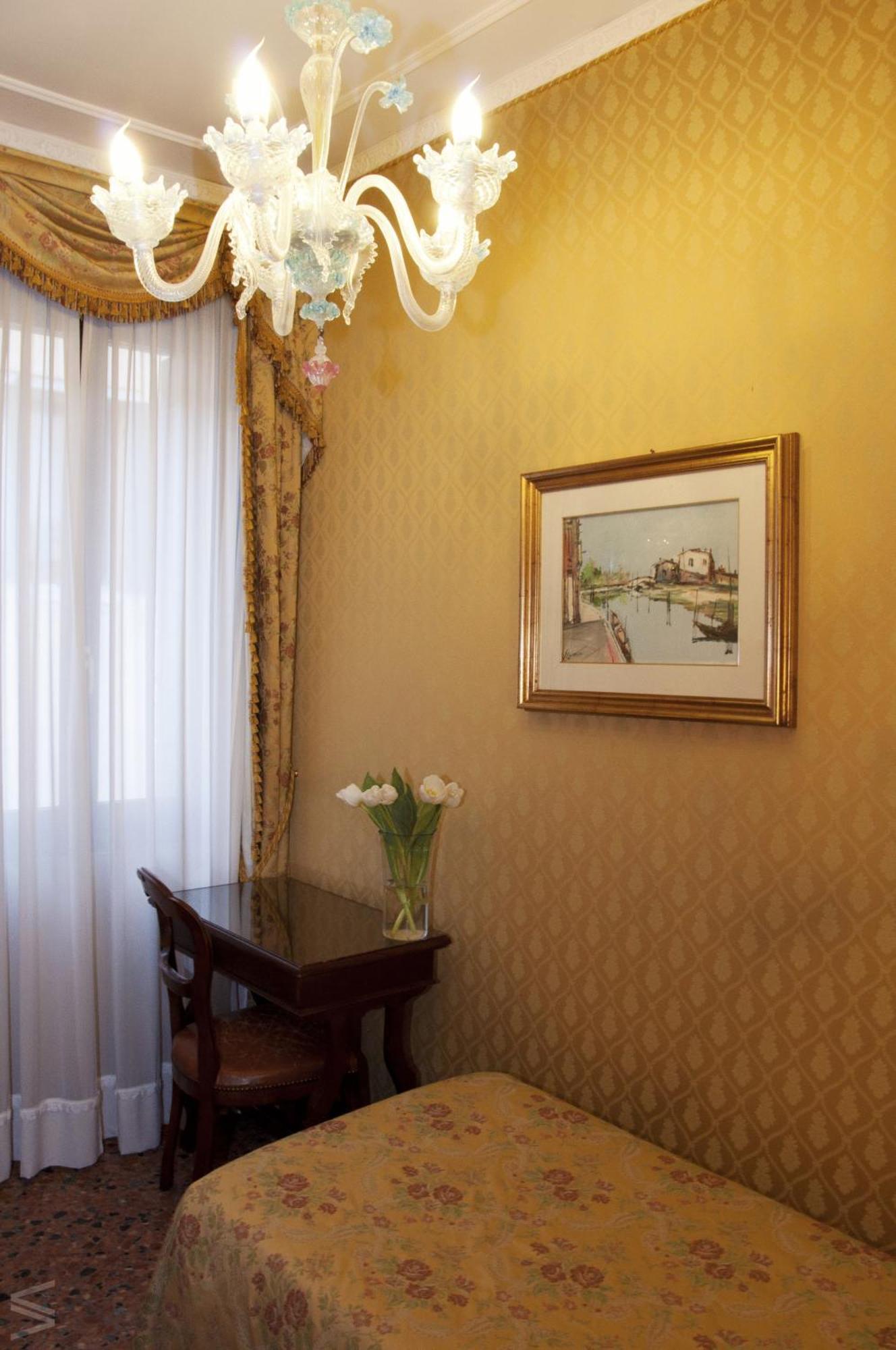 Classic Single Room