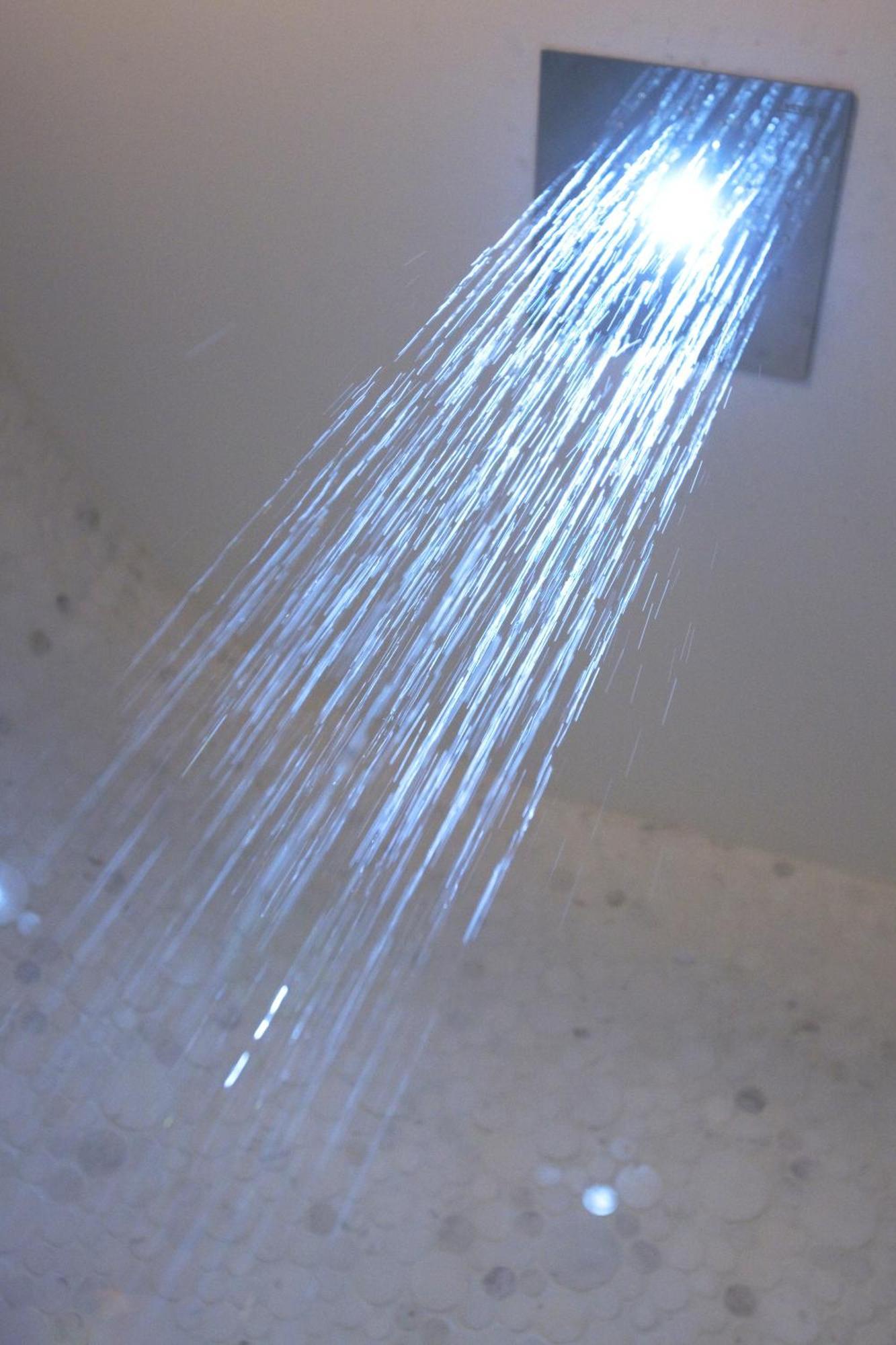 Superior Double Room Massaging-Jet Shower