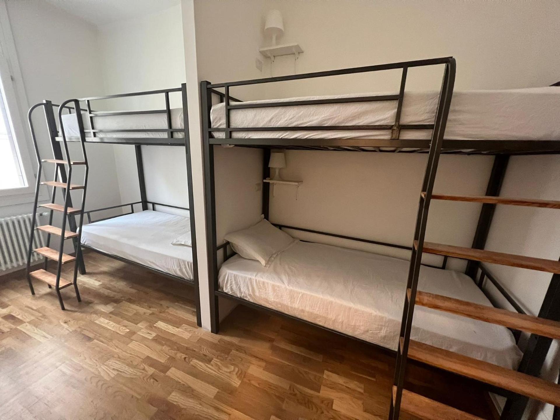 Single Bed Mixed Dormitory Room