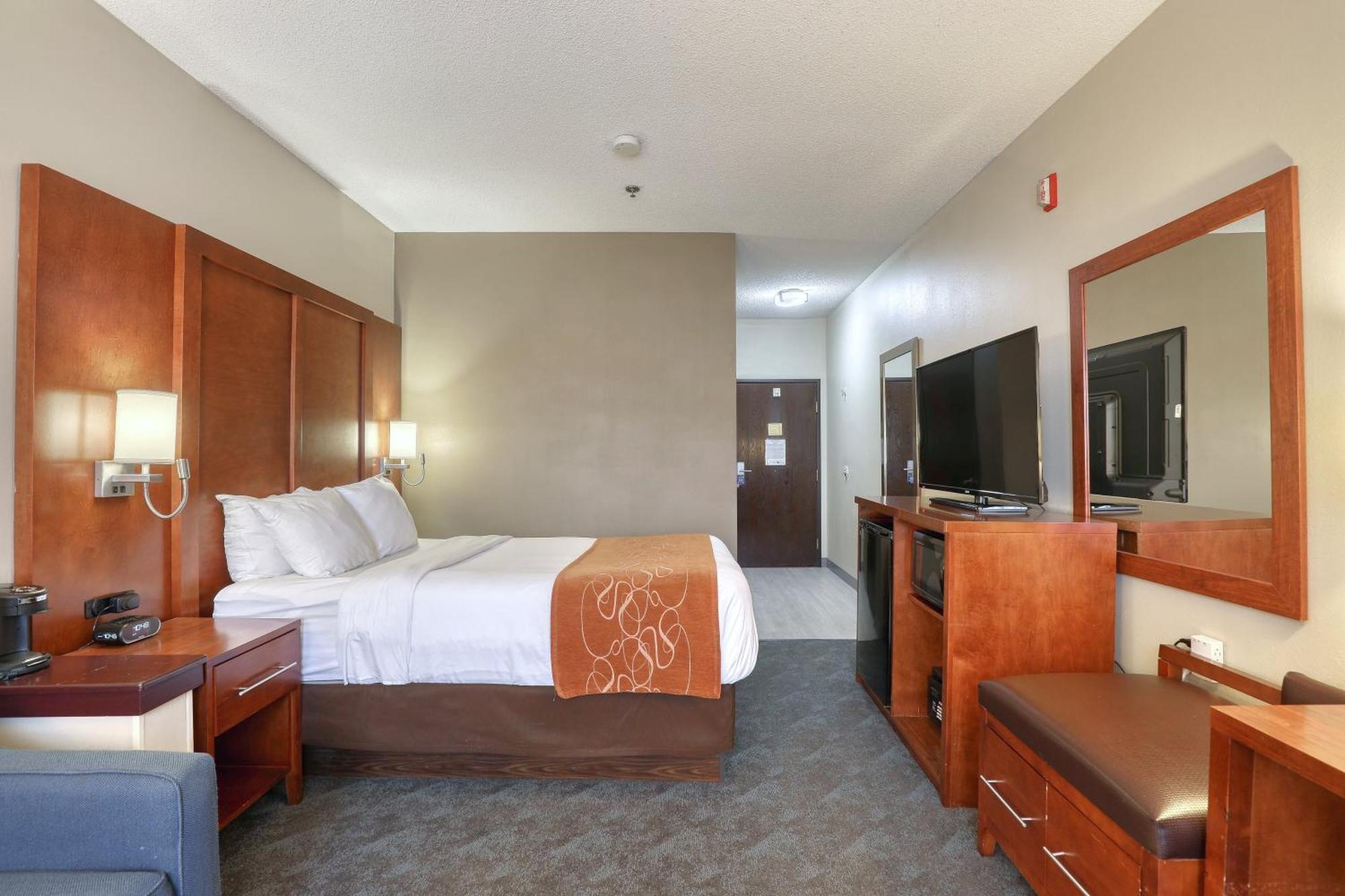 Double Suite Accessible or Non-Smoking