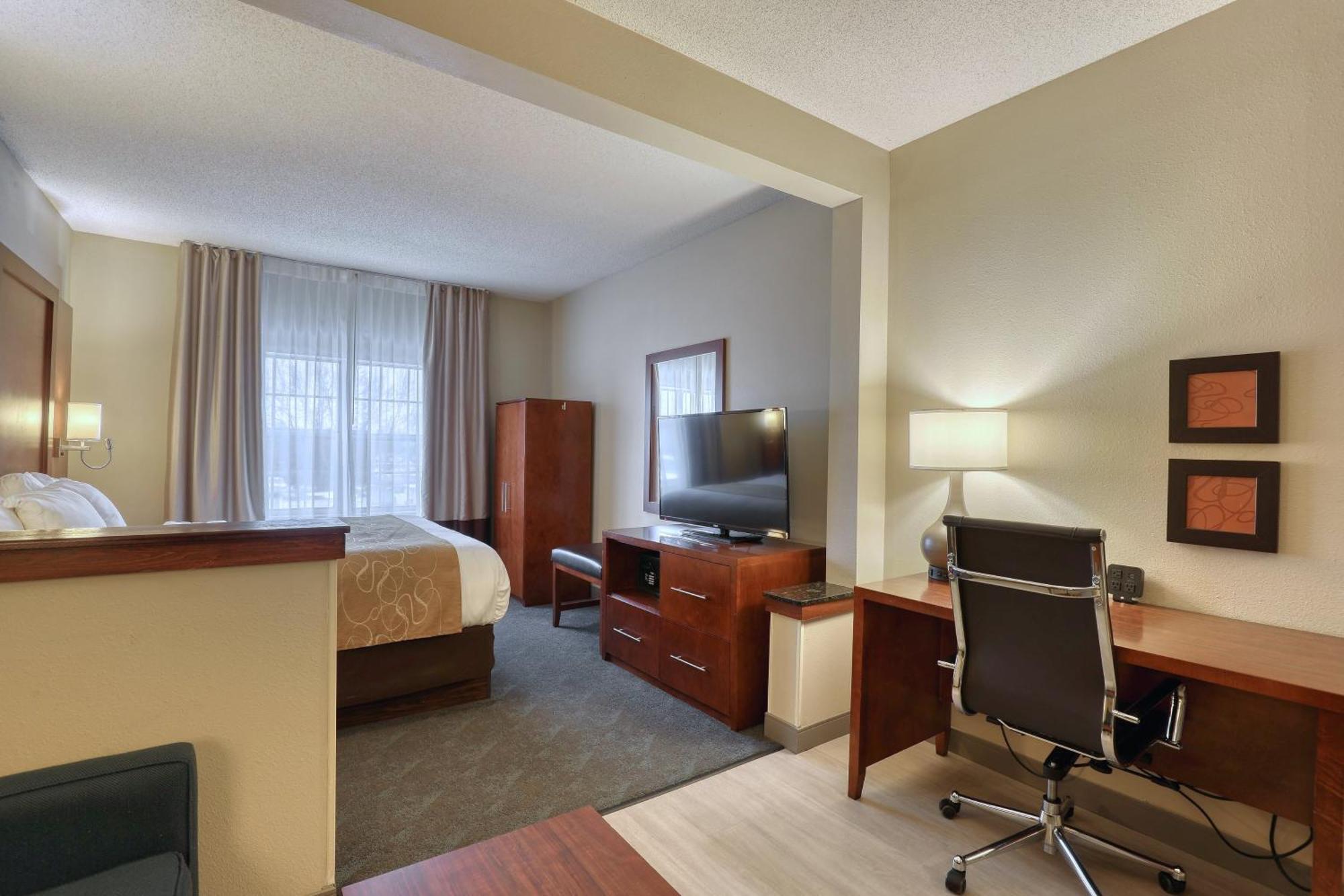 Standard King Suite Non-Smoking