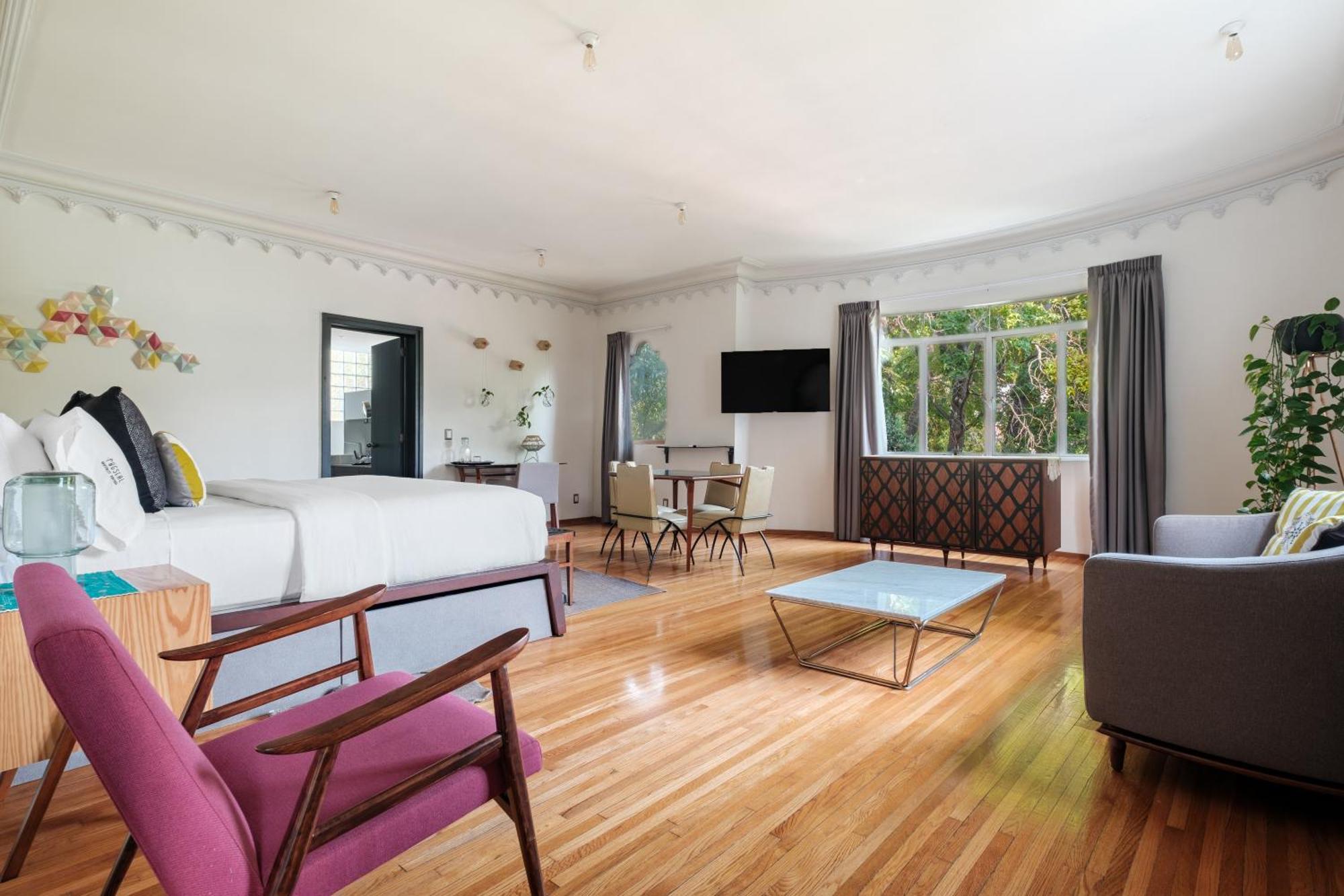 Master Executive Suite,1583138626:JPEG