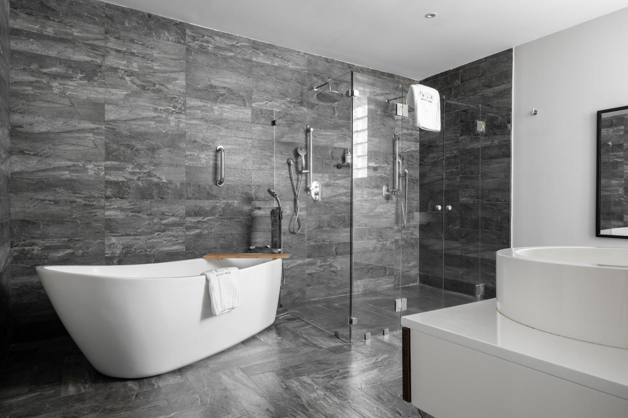Master Executive Suite
