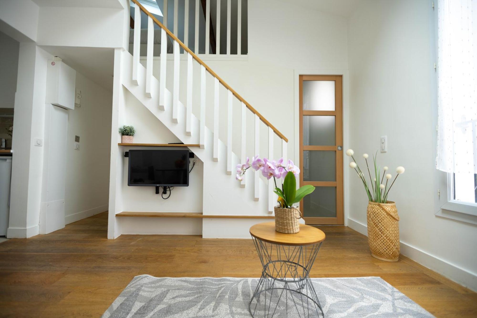 Apartment Mezzanine Third Floor