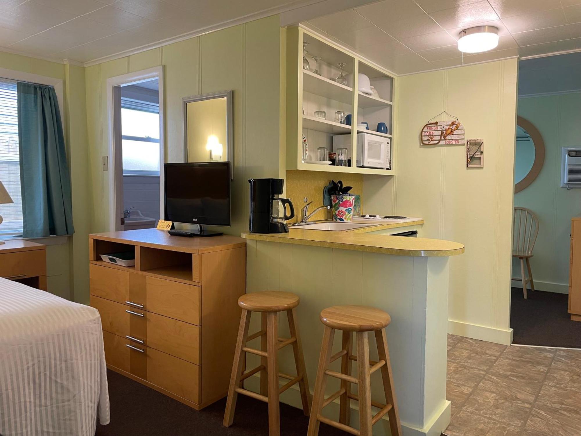Motel #3 Two Room Kitchenette