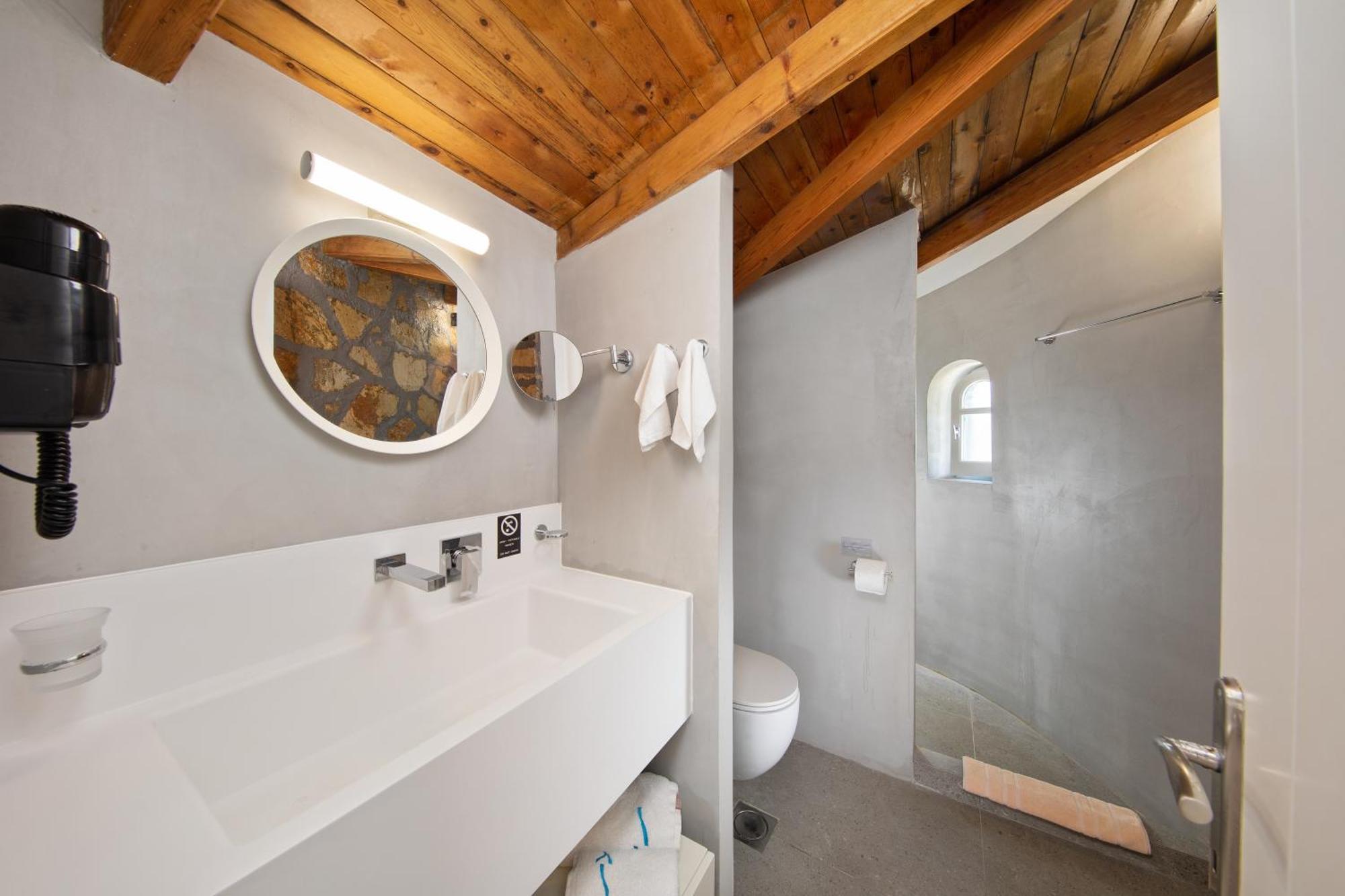 Romantic Suite on Beach Side