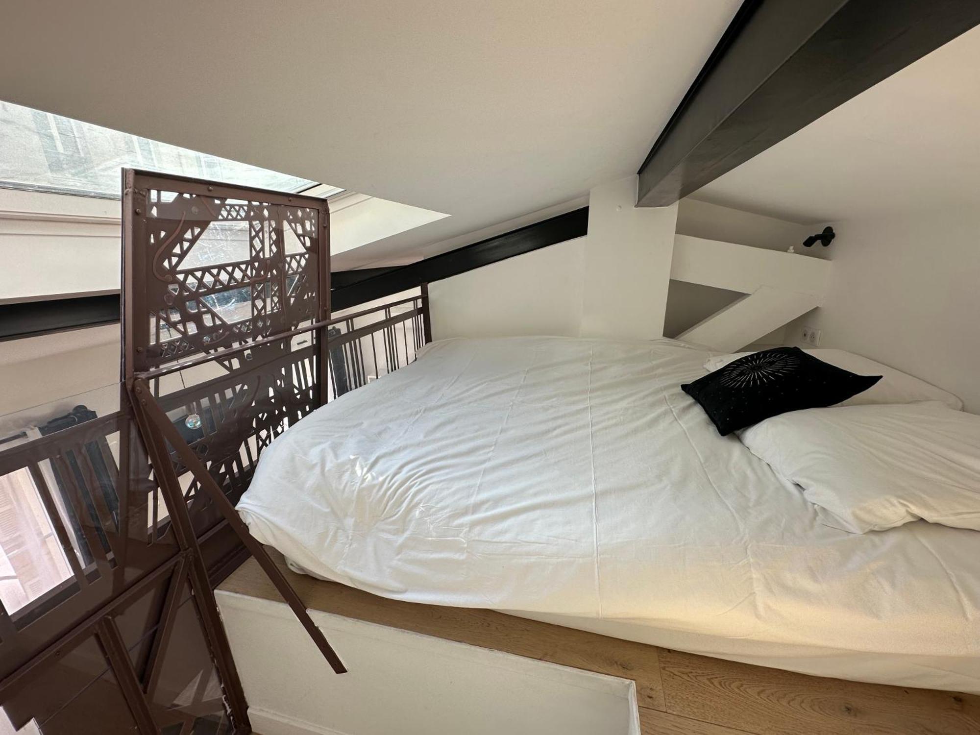 Apartment Mezzanine Third Floor