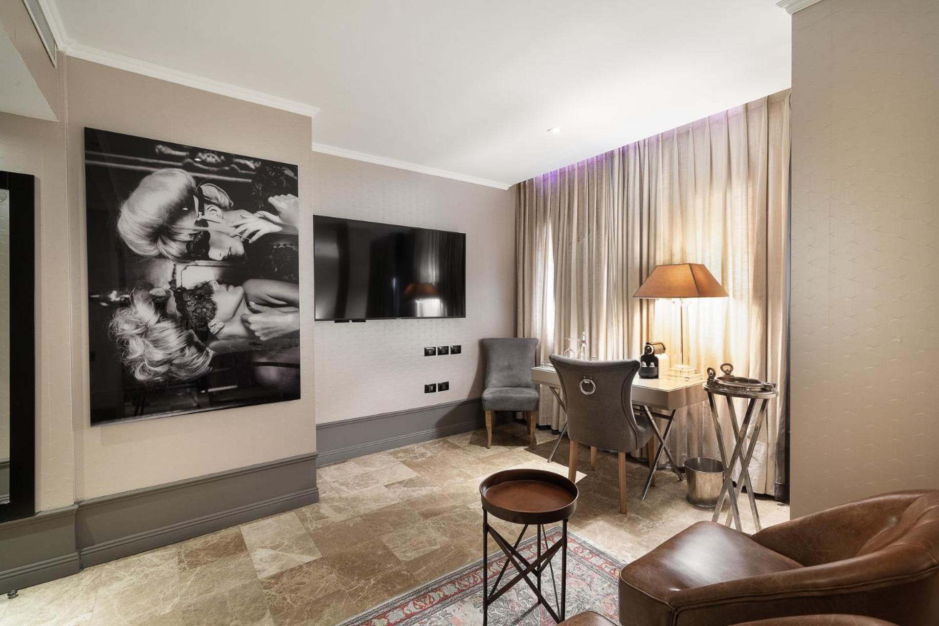 Deluxe Suite
