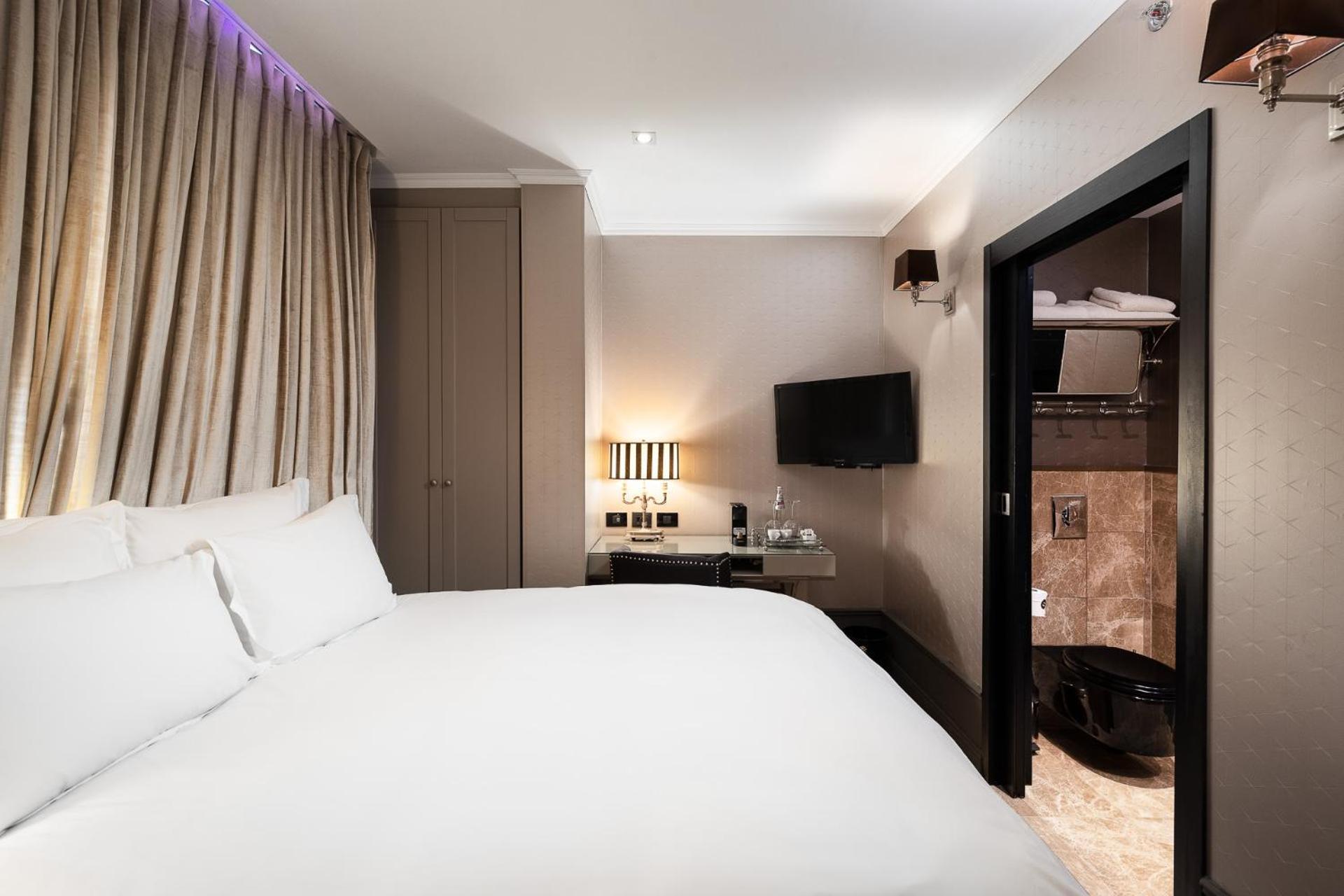 Junior Single Room