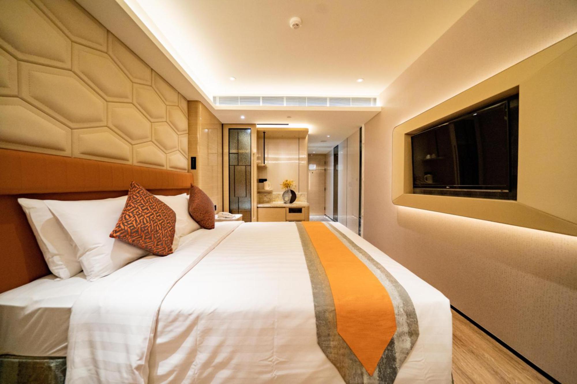 Commercial Deluxe Double Room