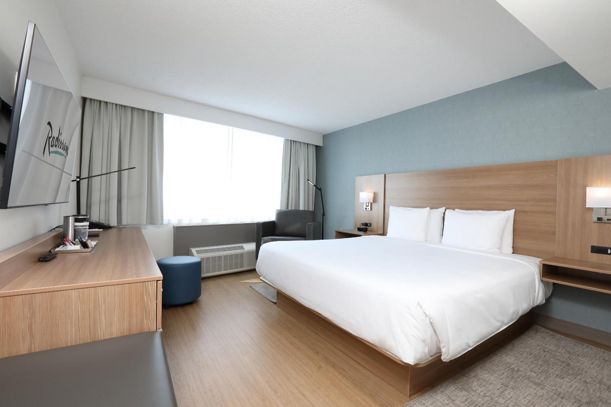 Premium King Room - Non-Smoking,1592887038:JPEG