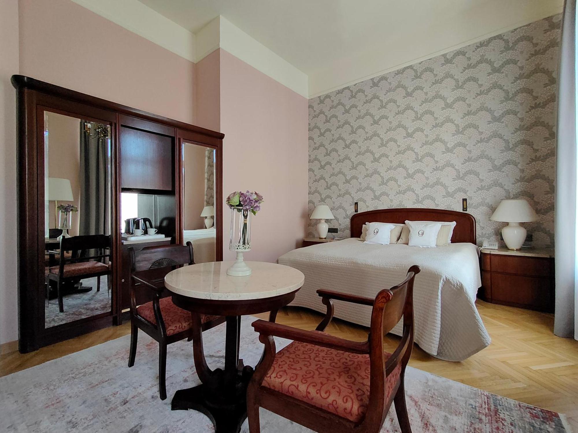 Classic Double Room