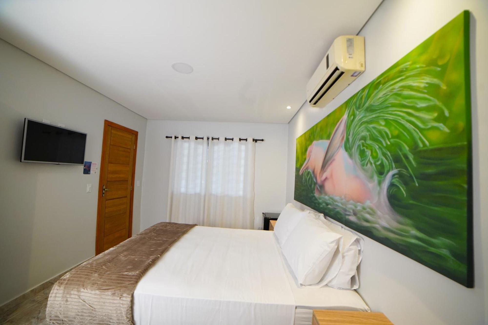Deluxe Queen Suite