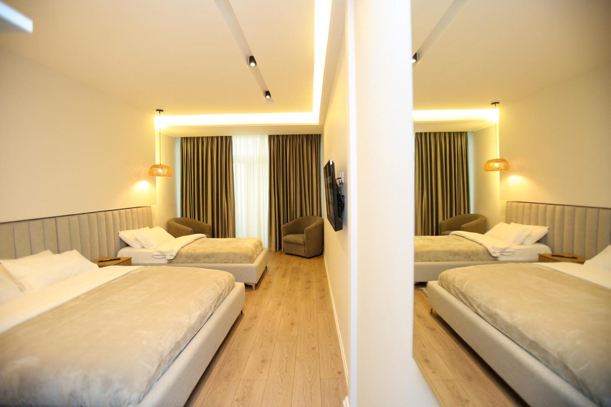Deluxe Triple Room Balcony