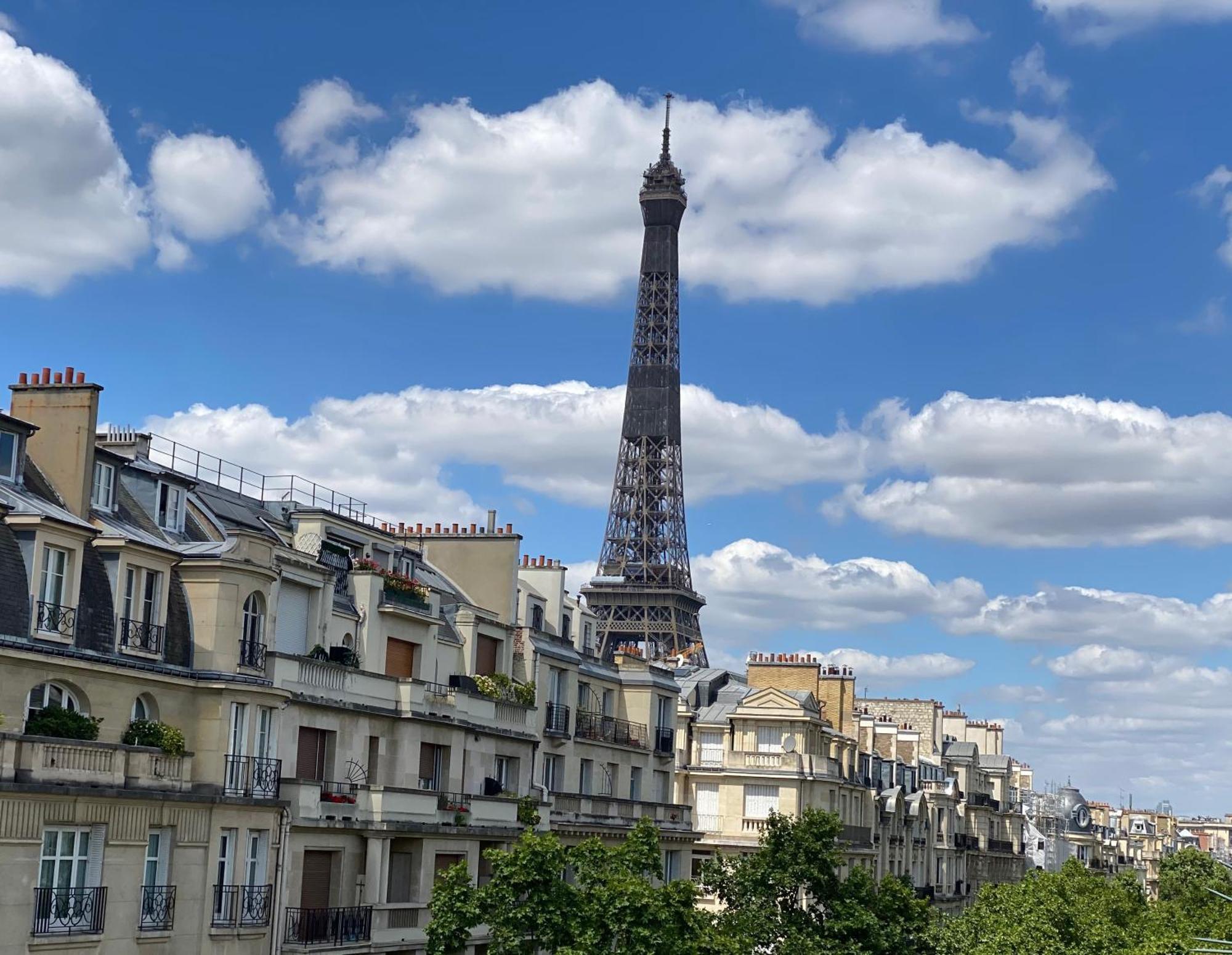 Classic Double Room Eiffel Tower View