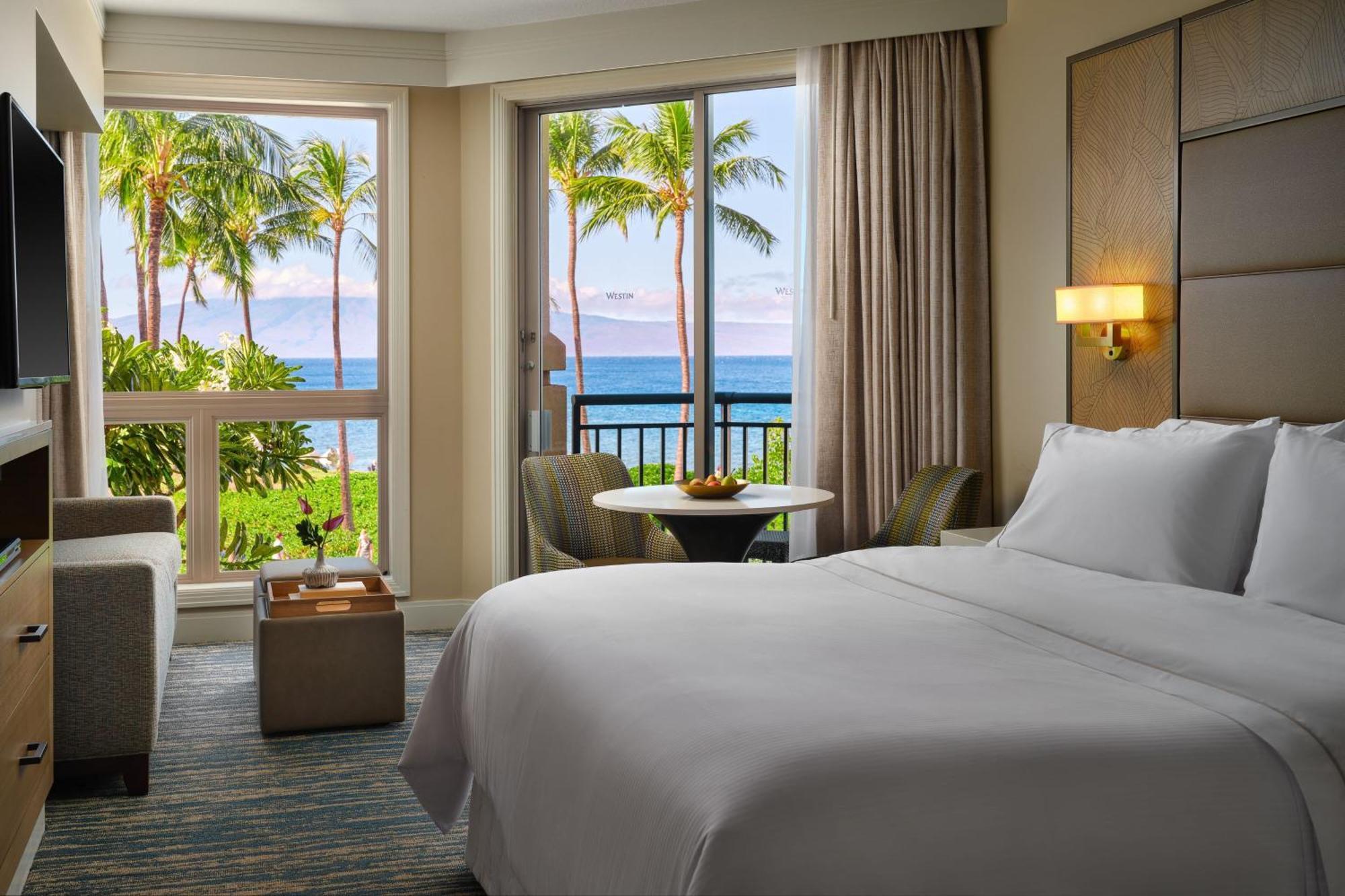Oceanfront King Studio Balcony Sofa Bed