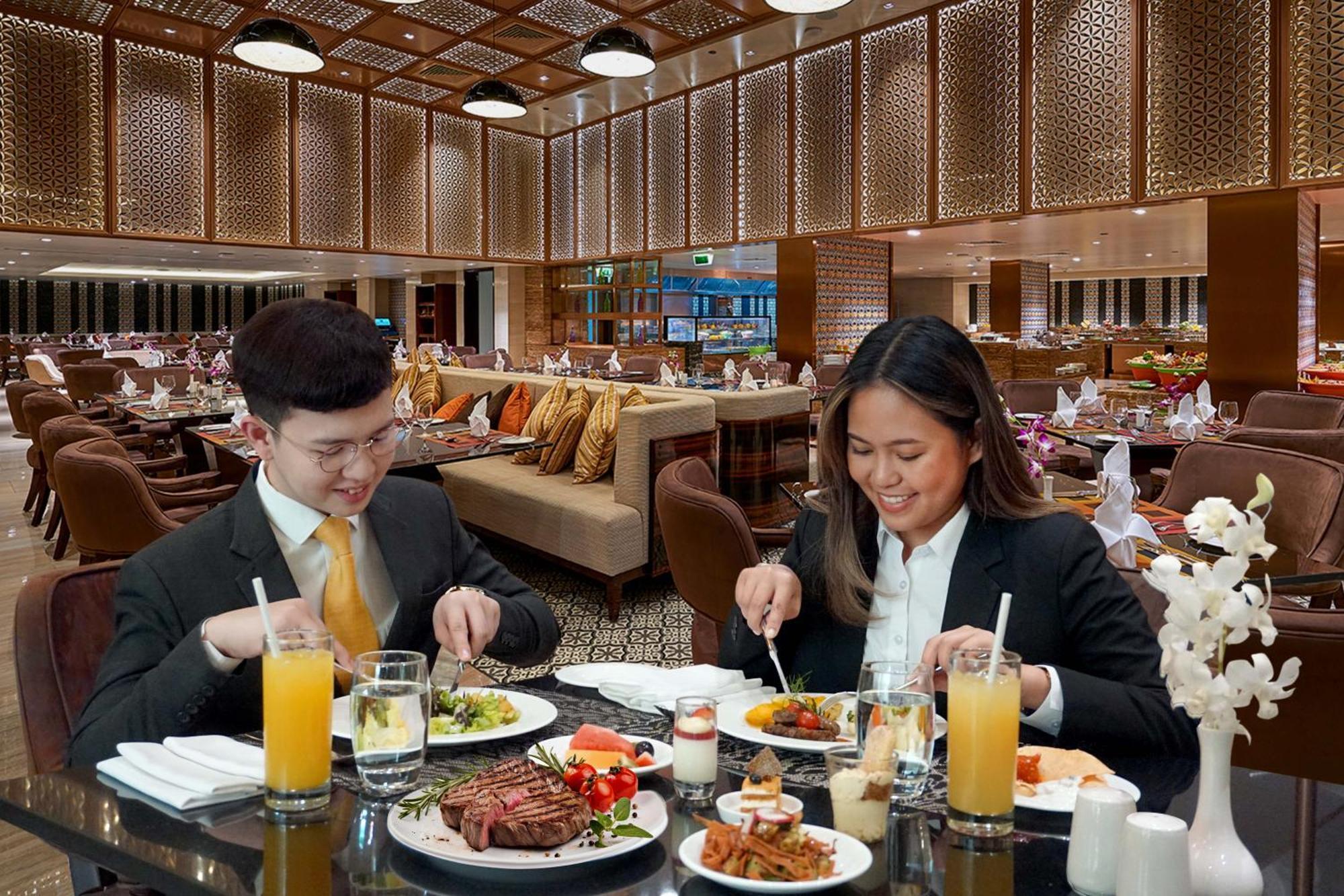 Deluxe Twin Room complimentary shuttle to DXB Airport Terminal 1 & 3 on all hotel operated F&B outlets