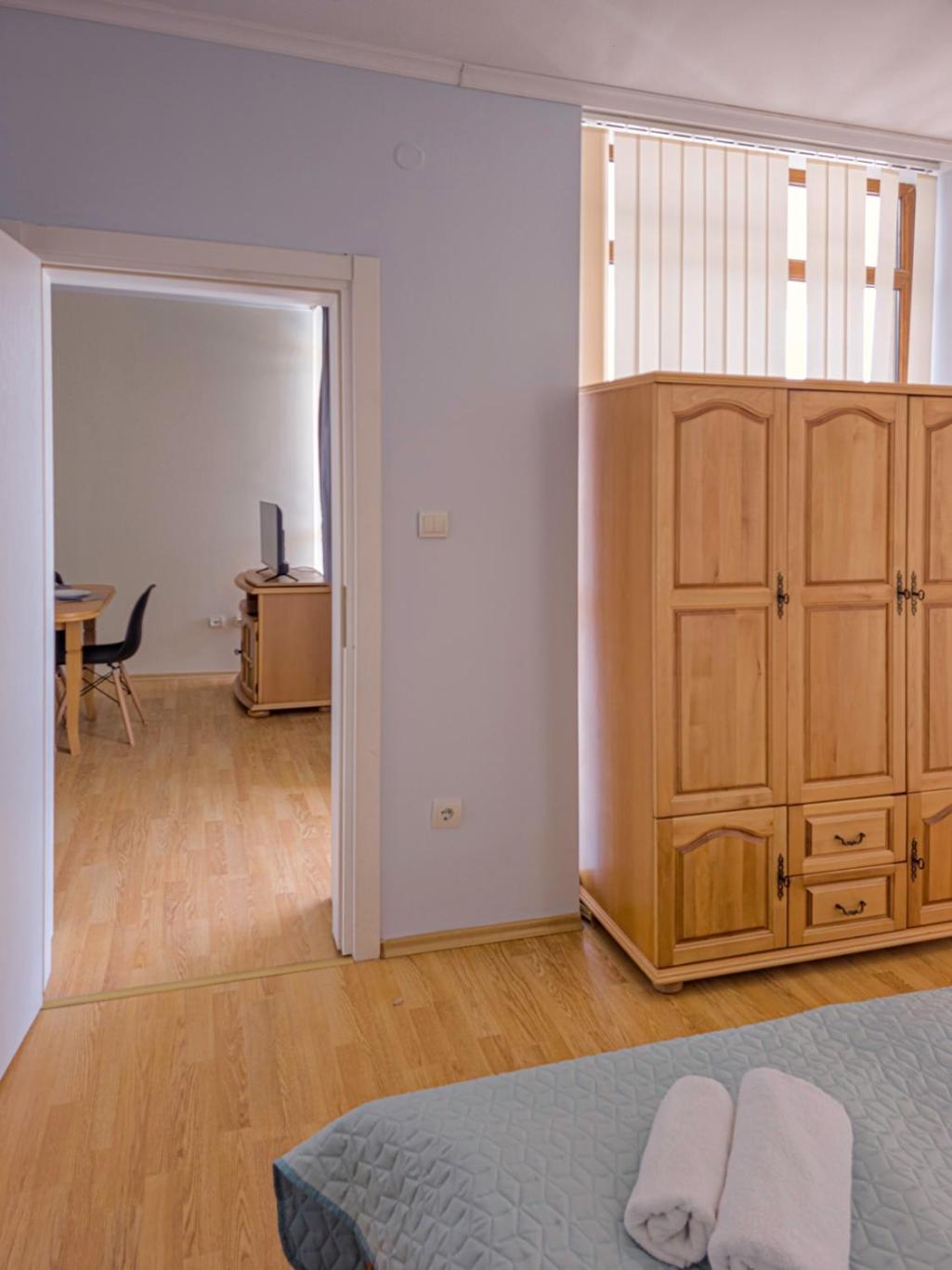 1-Bedroom Apartment