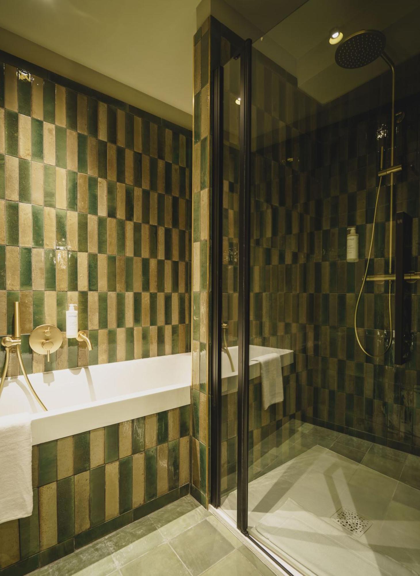 Junior Suite Shower Bath and Balcony,1600564981:JPEG