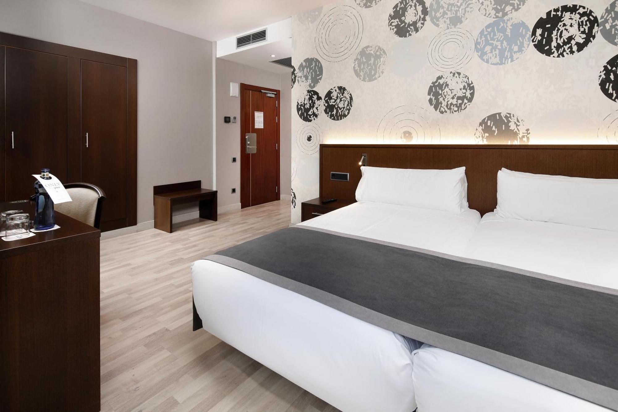 Twin Room,1602324320:JPEG