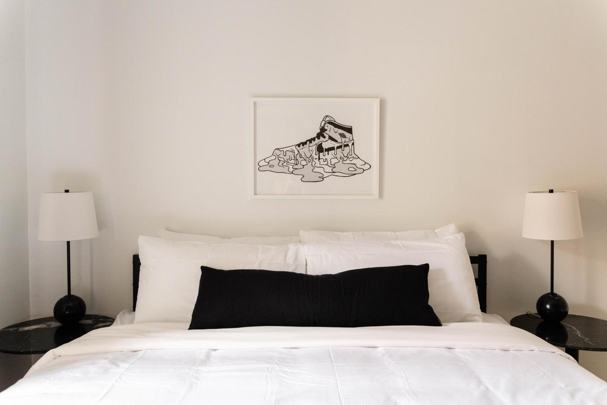 Apartment one-bedroom king size bed