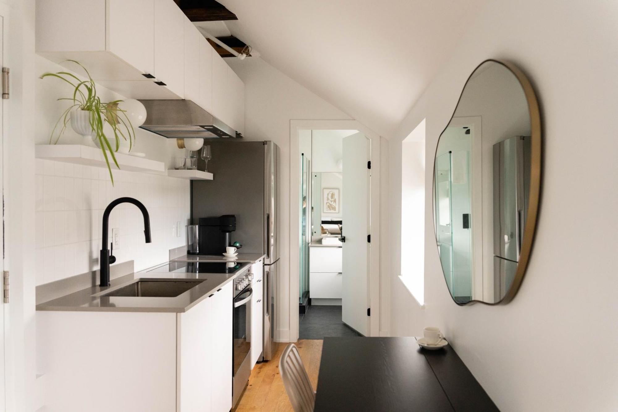 Studio Apartment double size bed