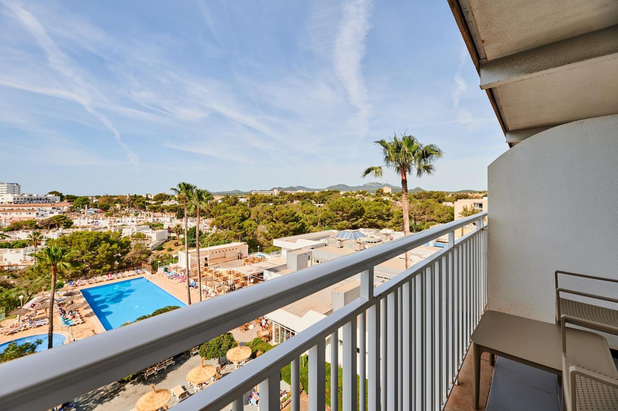 Double Room Pool View