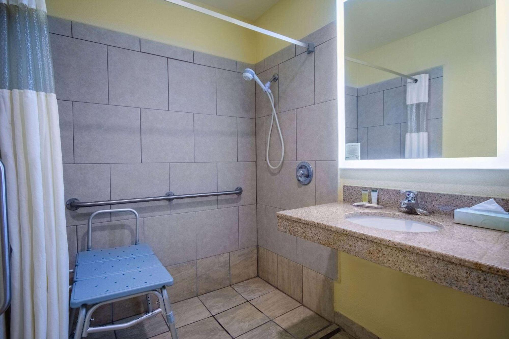 King Room Mobility Access or Non-Smoking