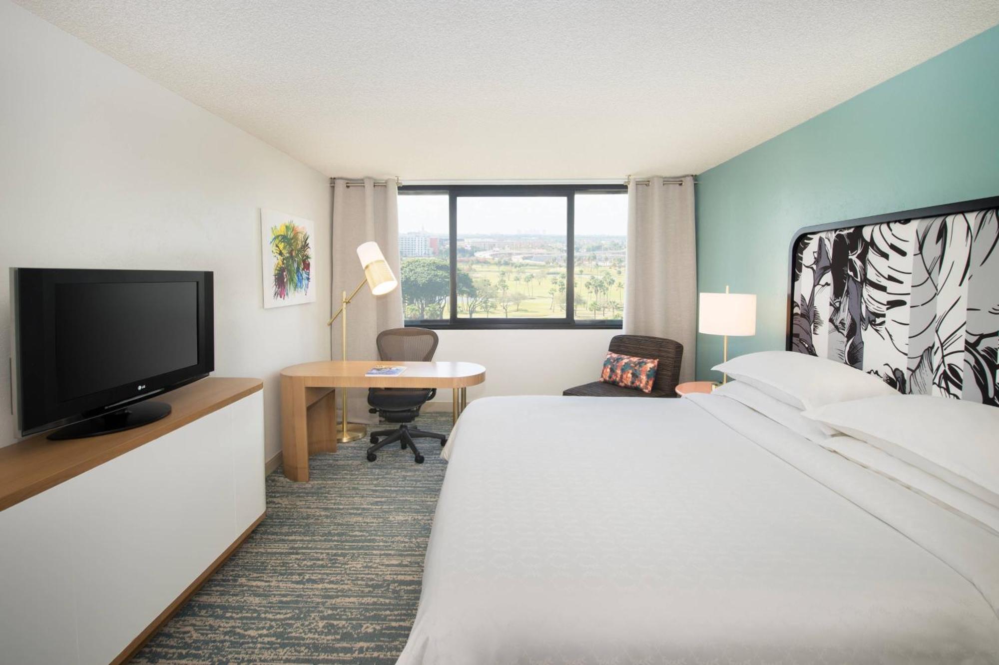 Traditional Guest room King City view