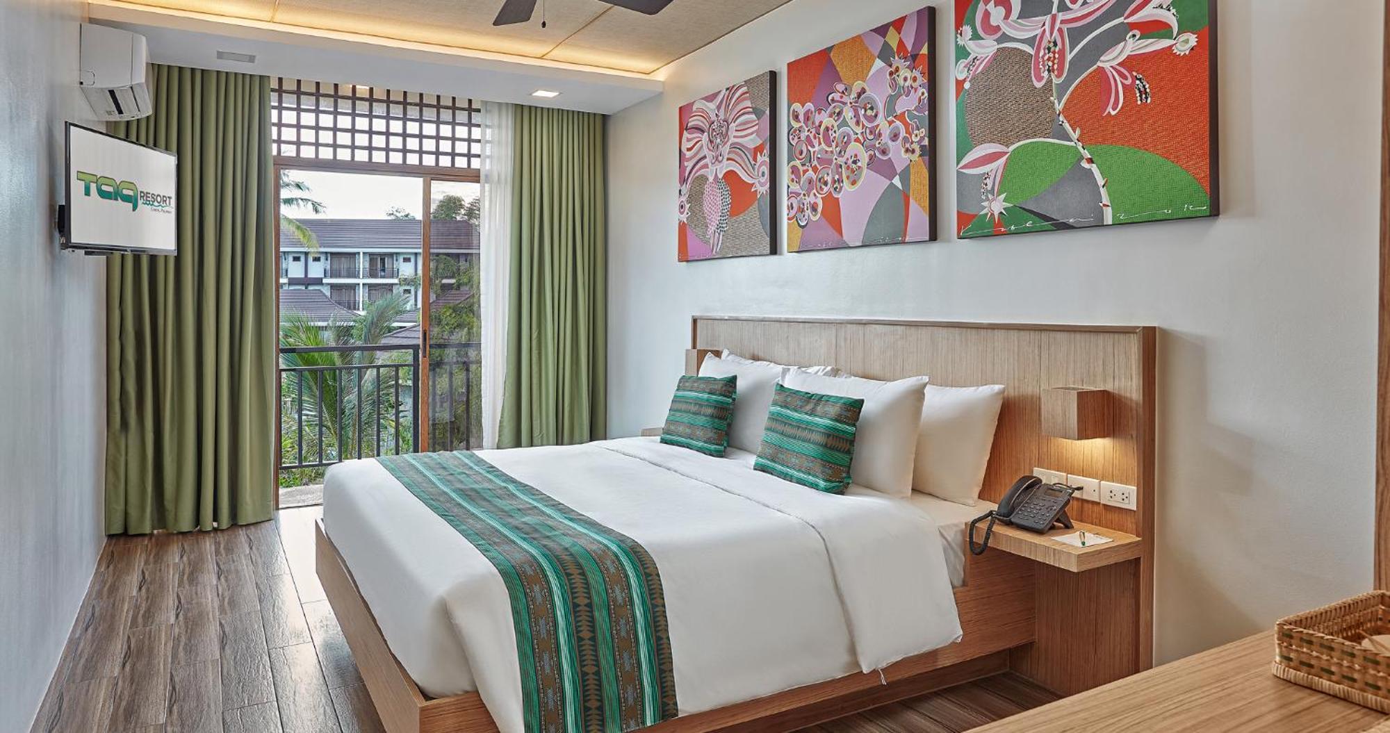 Superior Room - King with Resort View