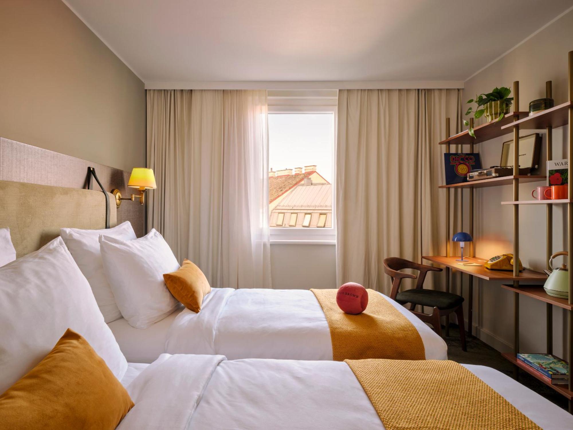 Medium Twin Room