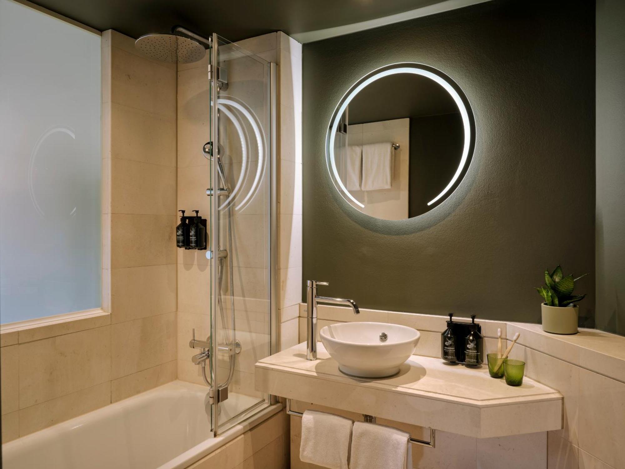 Medium Room