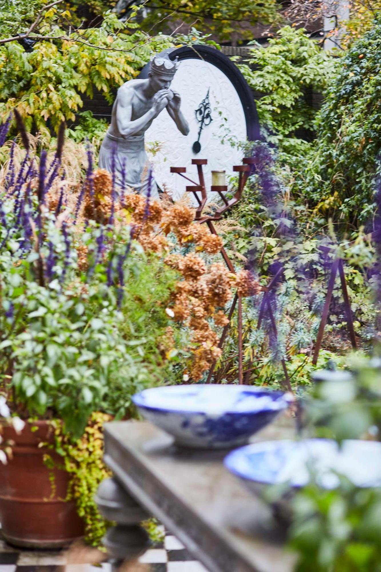 Queen Room Garden View