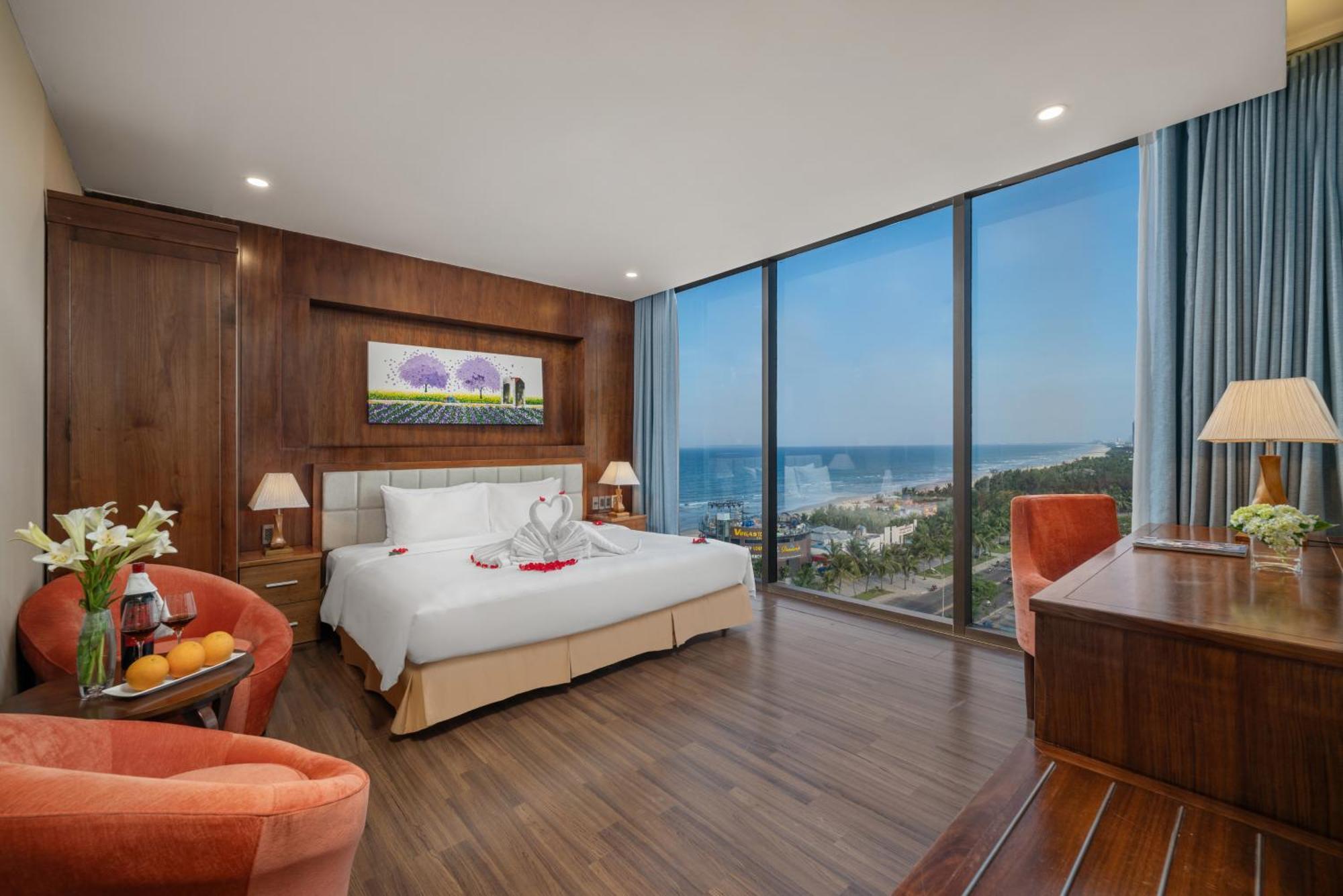Yarra King Room Partial Sea View