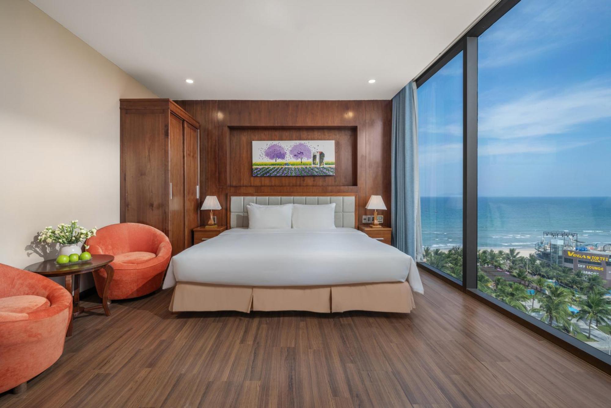 Yarra King Room Partial Sea View