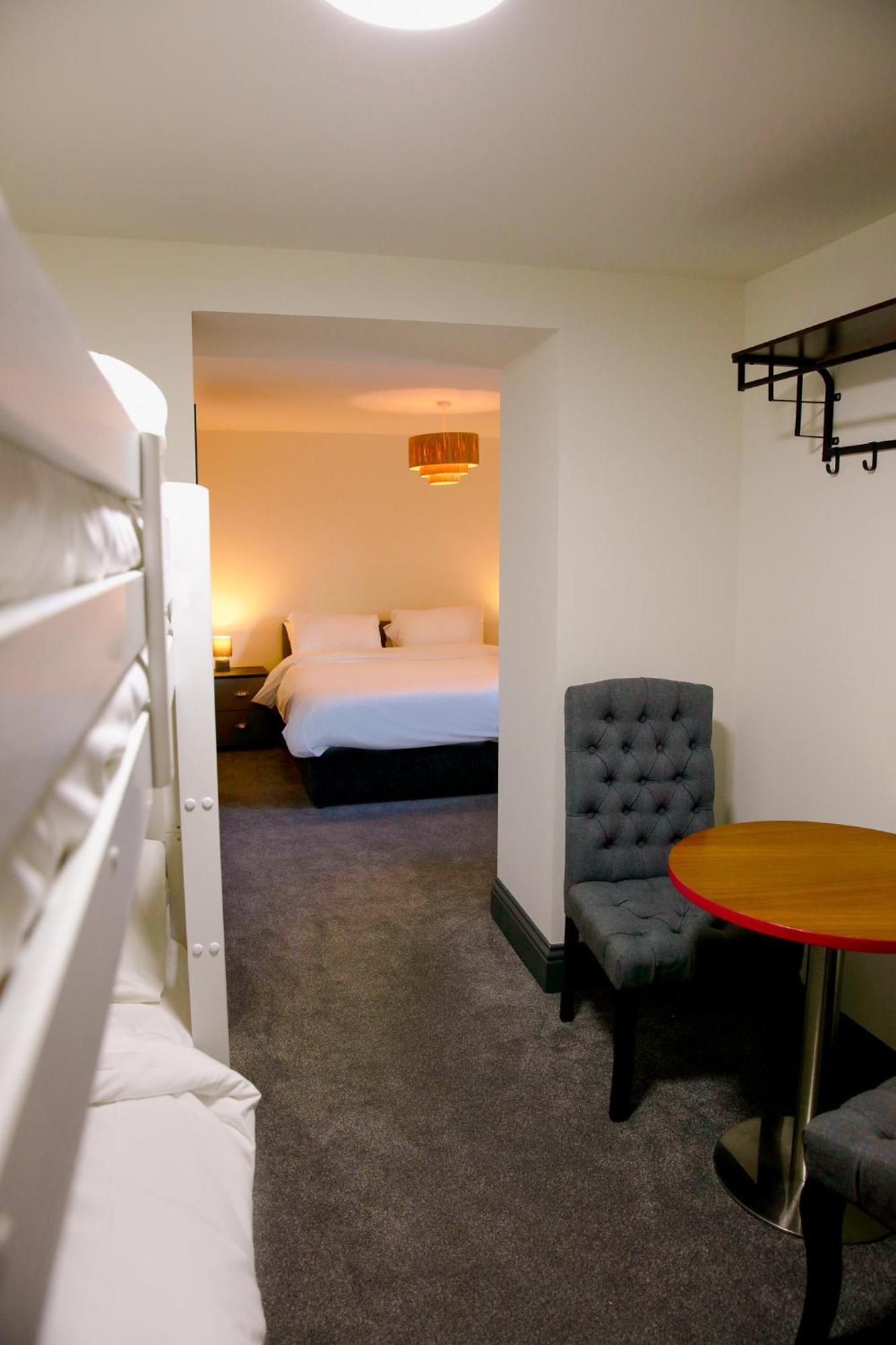 Quadruple Room,1611425516:JPEG