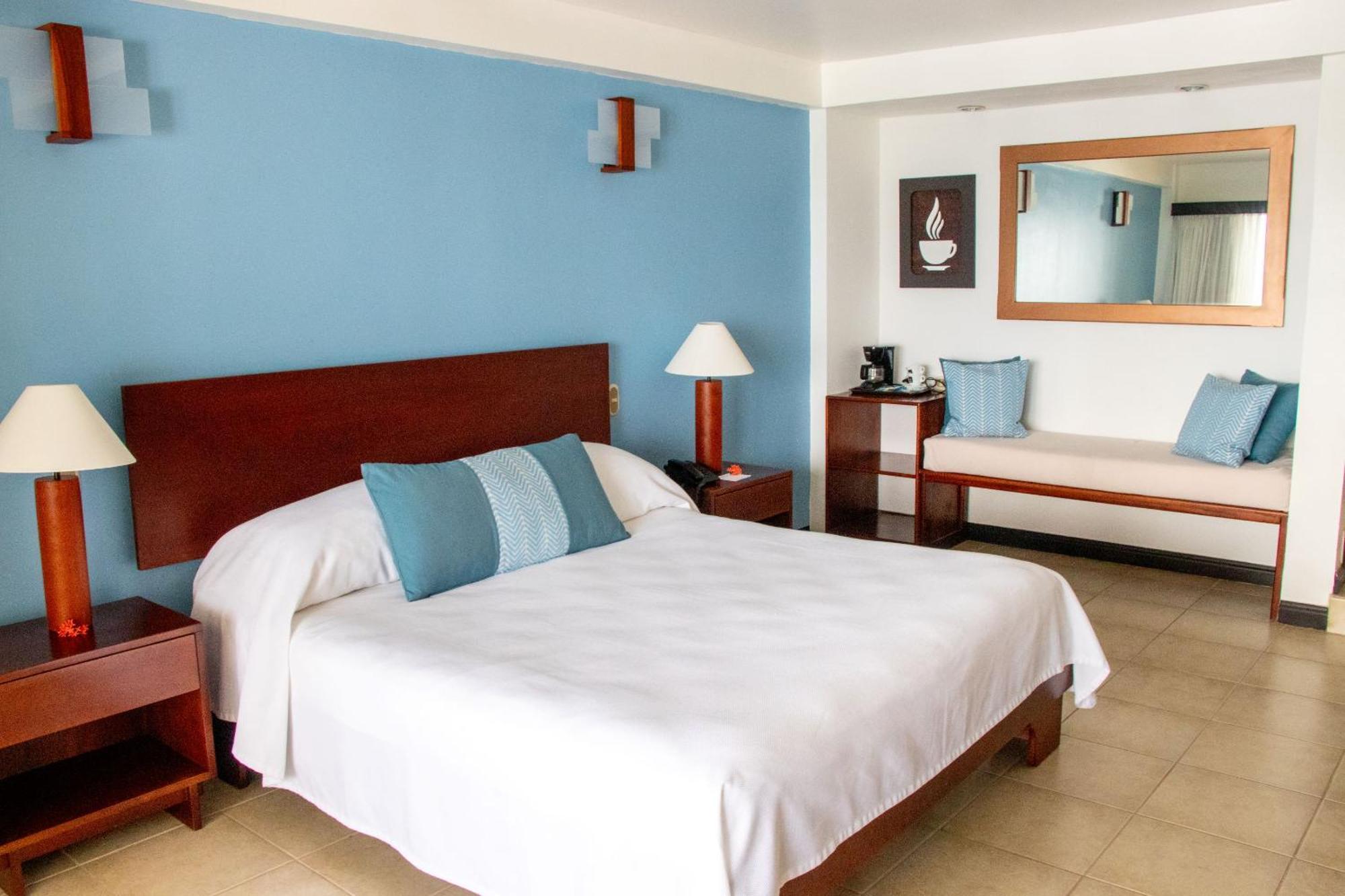 Beachfront One King Bed,1765872452:JPEG